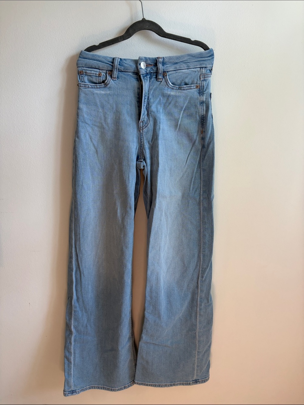 American Eagle Outfitters Curvy High-Rise Baggy Wide Leg Jeans - Light Blue